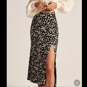 High slit print skirt